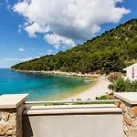 Apartment Seaside Secluded Apartments Cove Skozanje, Hvar - 5713 Gdinj