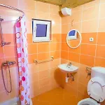Seaside Secluded Apartments Cove Skozanje, Hvar - 5713 Apartment Gdinj