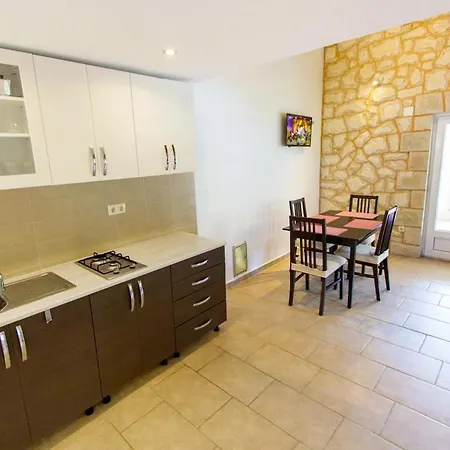 Apartment Seaside Secluded Apartments Cove Skozanje, Hvar - 5713 Gdinj