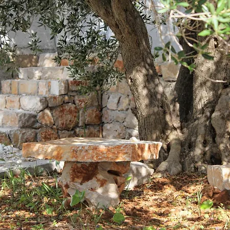 Seaside Secluded Apartments Cove Skozanje, Hvar - 5713 Apartment Gdinj